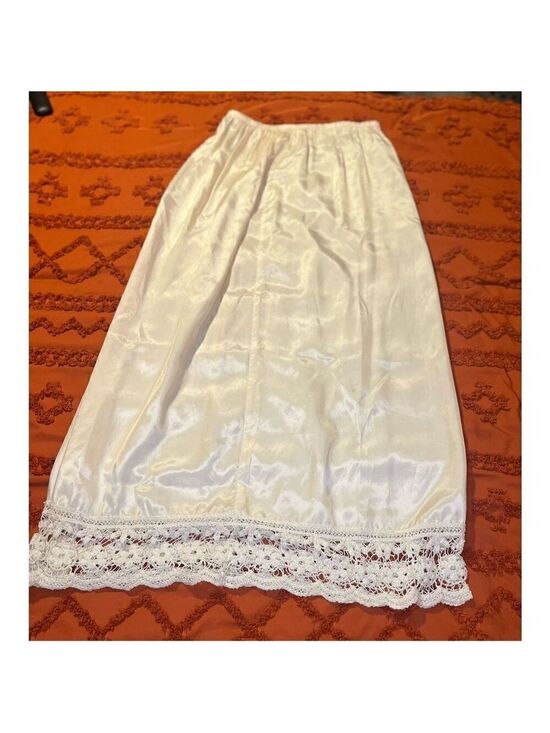 New Frontier Other - New Frontier Slip. Shiny heavy silky feel. USA. Sz. Large